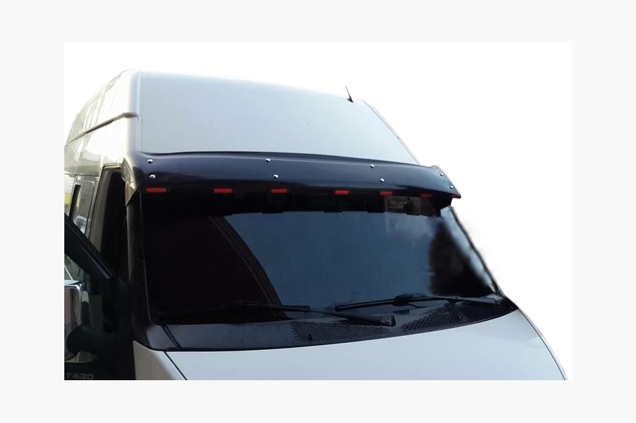 Ford Transit 2000–2014 Vindrutespoiler (svart blank, 5 mm) Foto 1