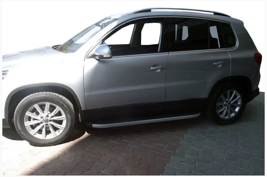 Volkswagen Tiguan 2007–2016 Sidosteg BlackLine (2 st, aluminium) Image