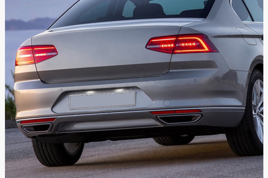 Volkswagen Passat B8 2015–2023 UTFÖRSÄLJNING! Rostfri list till bakre stötfångarkant (sedan, 3 st) V2 Image