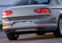 Volkswagen Passat B8 2015–2023 UTFÖRSÄLJNING! Rostfri list till bakre stötfångarkant (sedan, 3 st) V2 foto 1