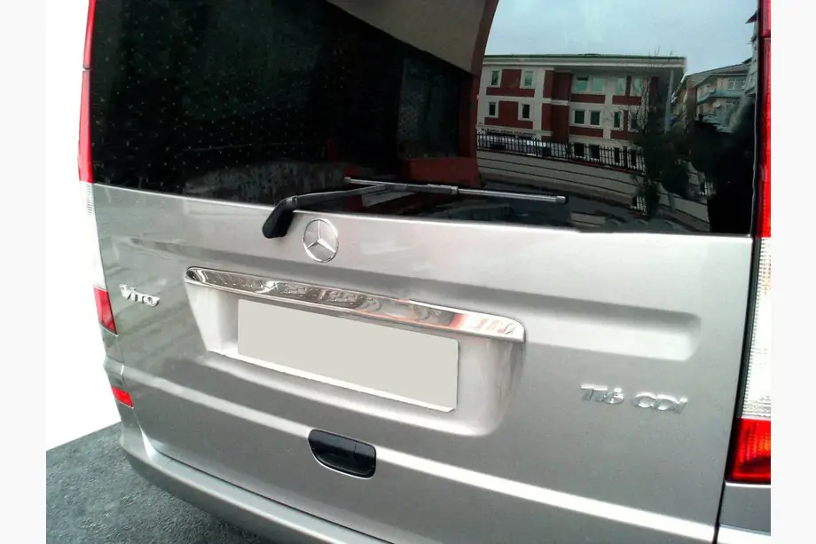 Mercedes Viano 2004–2014 List ovanför registreringsskylten (baklucka, rostfritt stål) Image