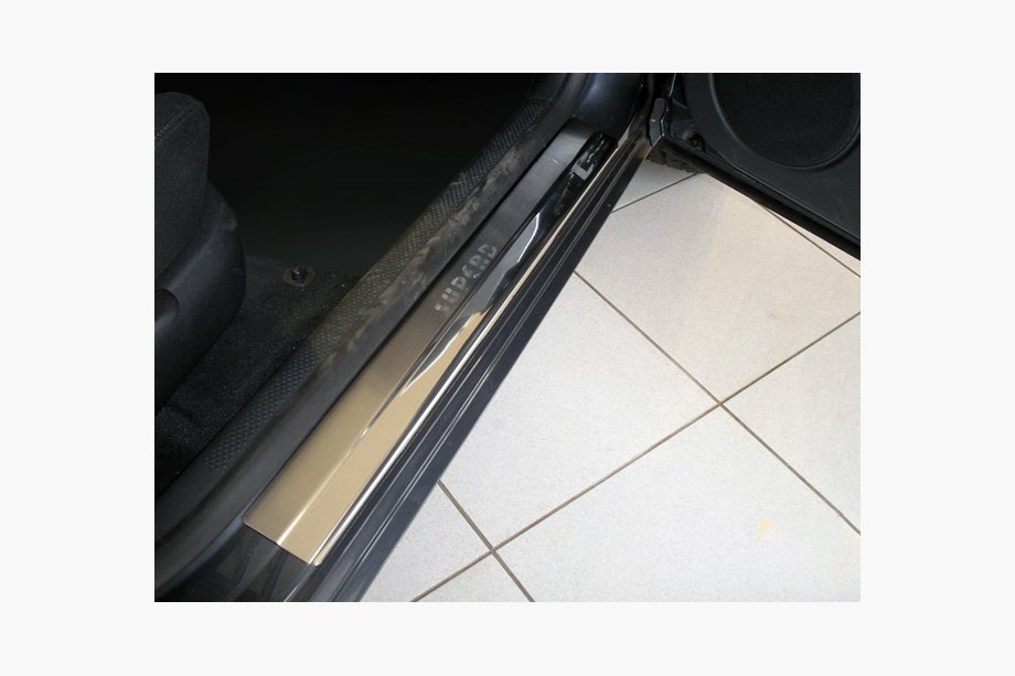 Skoda Superb 2001–2009 Instegslister Nataniko (4 st, rostfritt stål) Standard – Lohmann monteringstejp, 0,5 mm Image