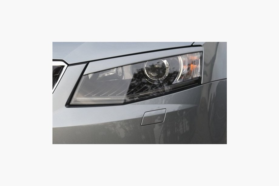 Skoda Octavia III A7 2013–2019 NYHET!!! Strålkastarögonbryn (2 st, för lackering) Image