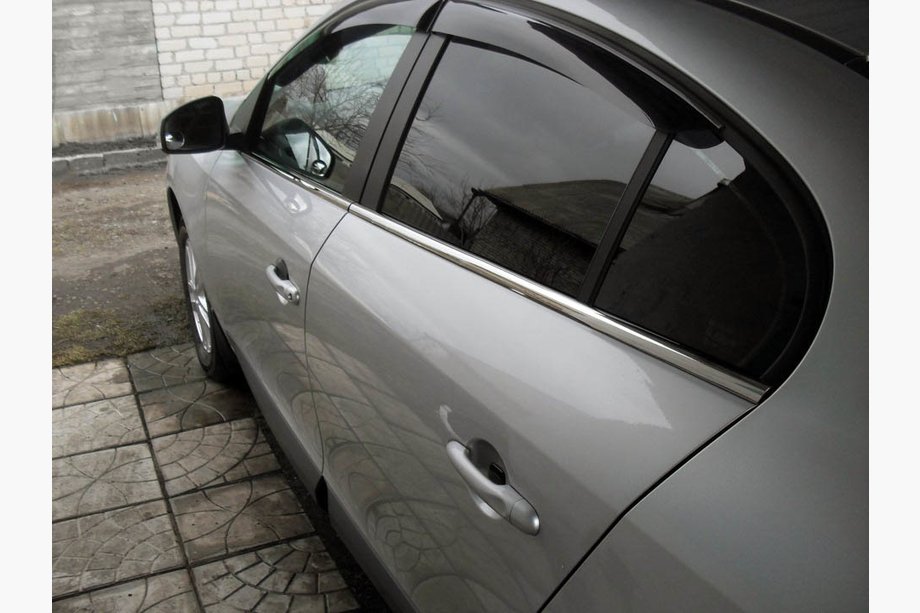 Renault Fluence 2009–2016 Nedre fönsterlister (4 st, rostfritt stål) Carmos – turkiskt rostfritt stål Image