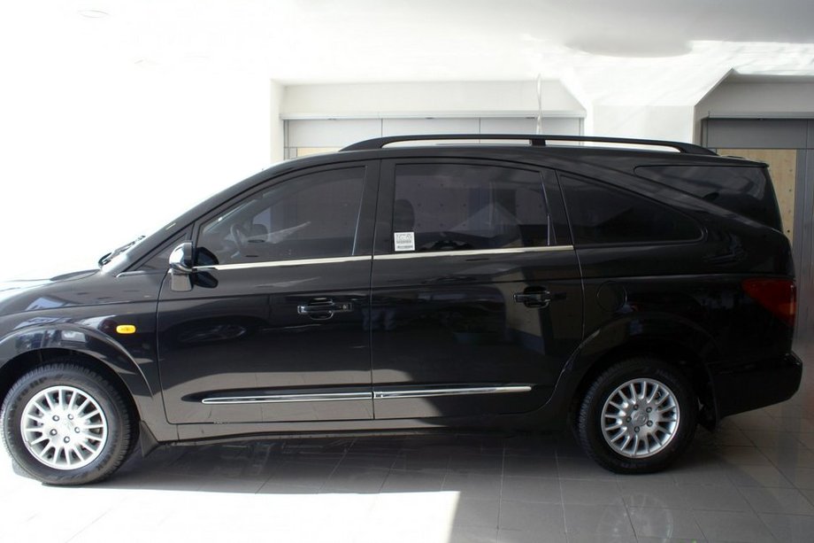 Ssang Yong Rodius Yttre kromlister runt rutorna (4 st, rostfritt stål) Image