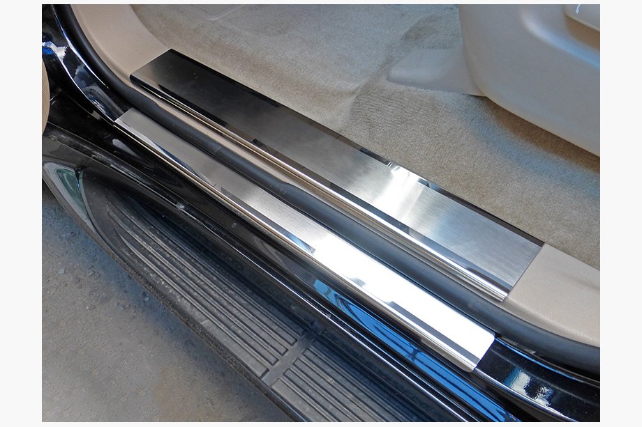 Toyota Land Cruiser 200 2007–2021 Tröskelskyddssats Nataniko Premium (2008-2015, 8 st, rostfritt) Image