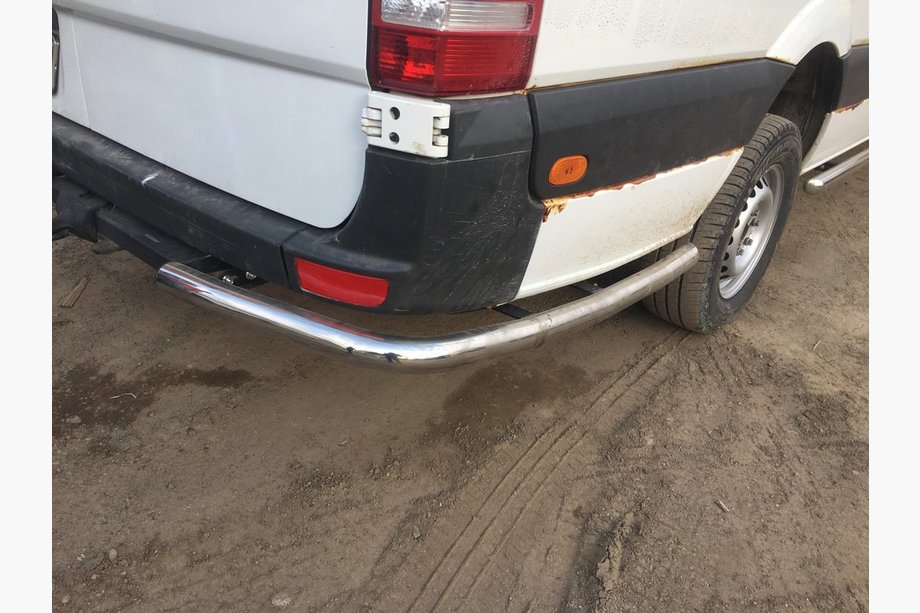 Volkswagen Crafter 2006–2016 Sidorör bakom bakhjulet, vinklade (2 st, rostfritt) Mellanhjulbas Foto 2