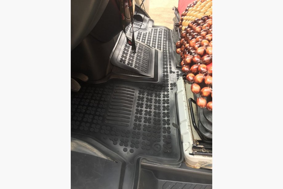 Mercedes Sprinter W901/902/903/904/905 1995–2006 Gummimatta i ett stycke (RezavPlast) Image