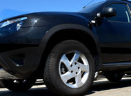 Renault Duster 2008–2017 Skärmkantslister (4 st, svart metall) Mattsvart foto 1