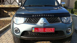 Mitsubishi L200 2006–2015 Huvdeflektor (VIP) foto 1
