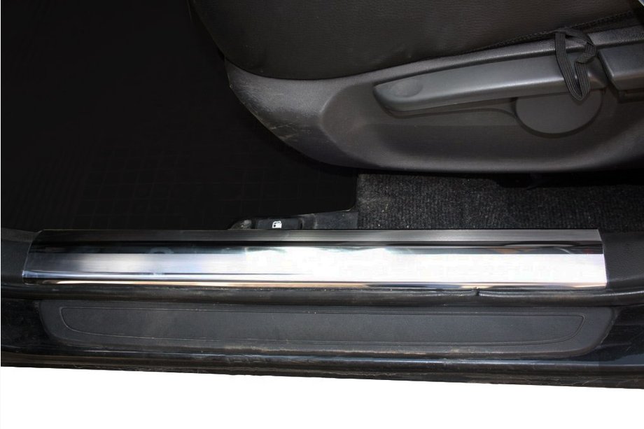 Toyota Corolla 2007–2013 Invändiga instegsskydd i rostfritt stål (4 st) Image