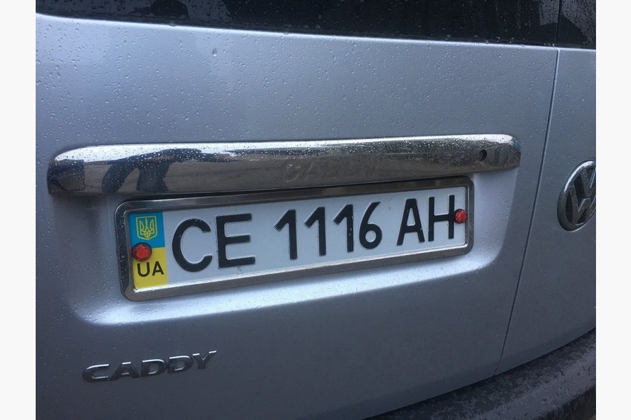 Volkswagen Caddy 2010–2015 List över registreringsskylten (2-dörrars, rostfritt) Caddy-tekst, Carmos - turkiskt rostfritt stål Foto 4