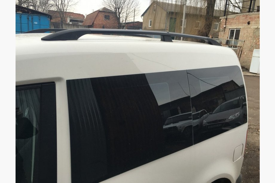 Volkswagen Caddy 2004–2010 Svarta takrails Maxi, metallfötter Foto 6