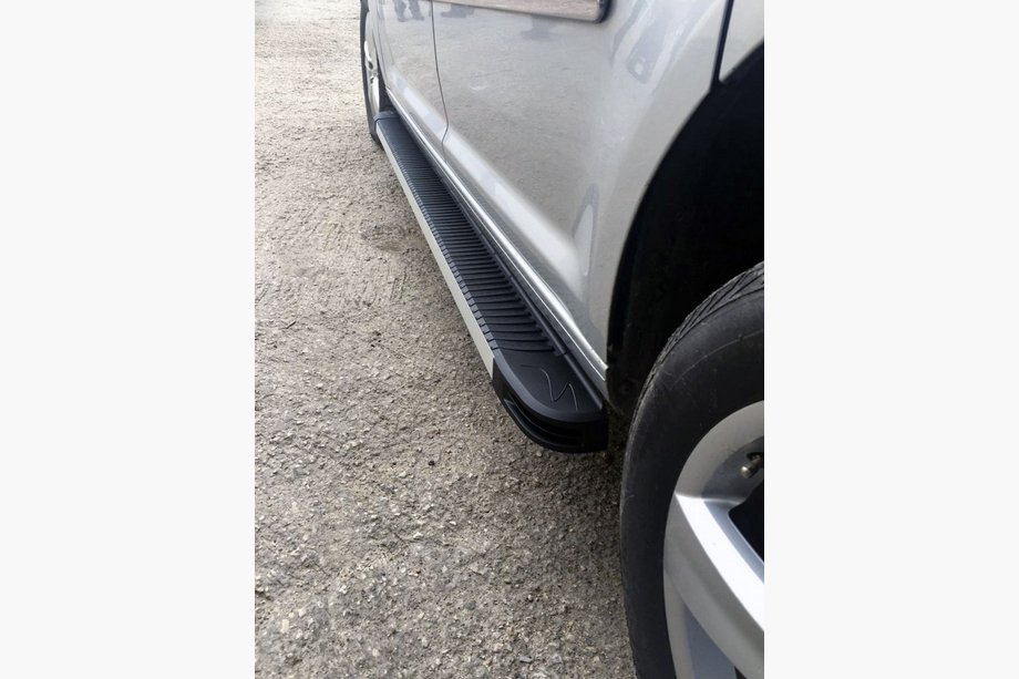 Volkswagen Caddy 2004–2010 Sidosteg MAYA (2 st, aluminium) Image