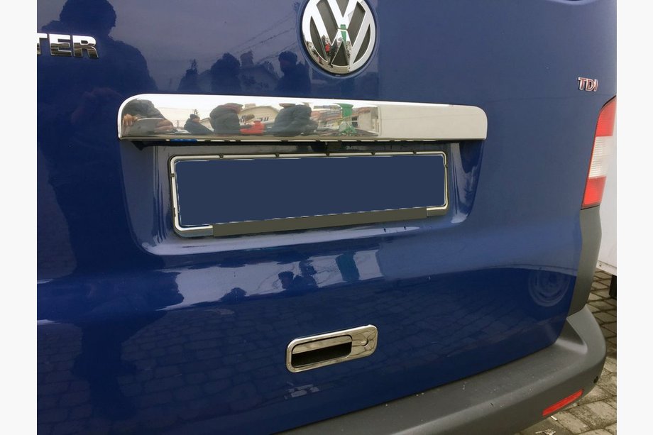 Volkswagen T5 2010–2015 Rostfri list över registreringsskylten på bakluckan Transporter, OmsaLine – italienskt rostfritt stål Image