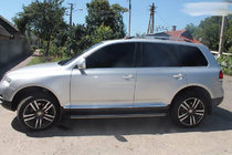 Volkswagen Touareg 2002–2010 Takräcken i krom (plastfötter) Metallfot foto 5