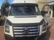 Volkswagen Crafter 2006–2016 Vindrutesolskärm på ram V1 (svart högglans, 5 mm) foto 2