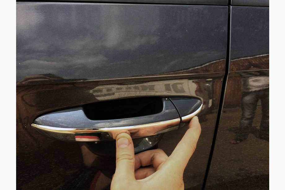 Volkswagen Golf 6 2008–2014 Smala dörrhandtagsskydd (HB, 4 st, rostfritt stål) OmsaLine - Italienskt rostfritt stål Image