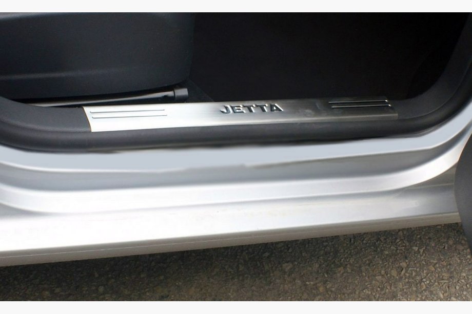 Volkswagen Jetta 2006–2011 Inre instegsskydd (rostfritt stål) Foto 2