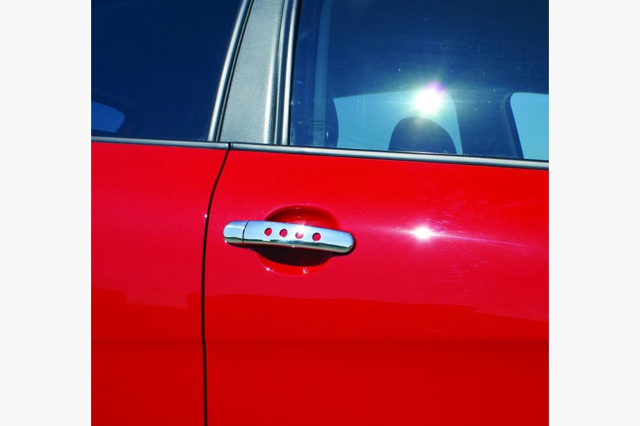 Skoda Superb 2001–2009 Handtagsskydd med perforering (4 st, rostfritt stål) Image