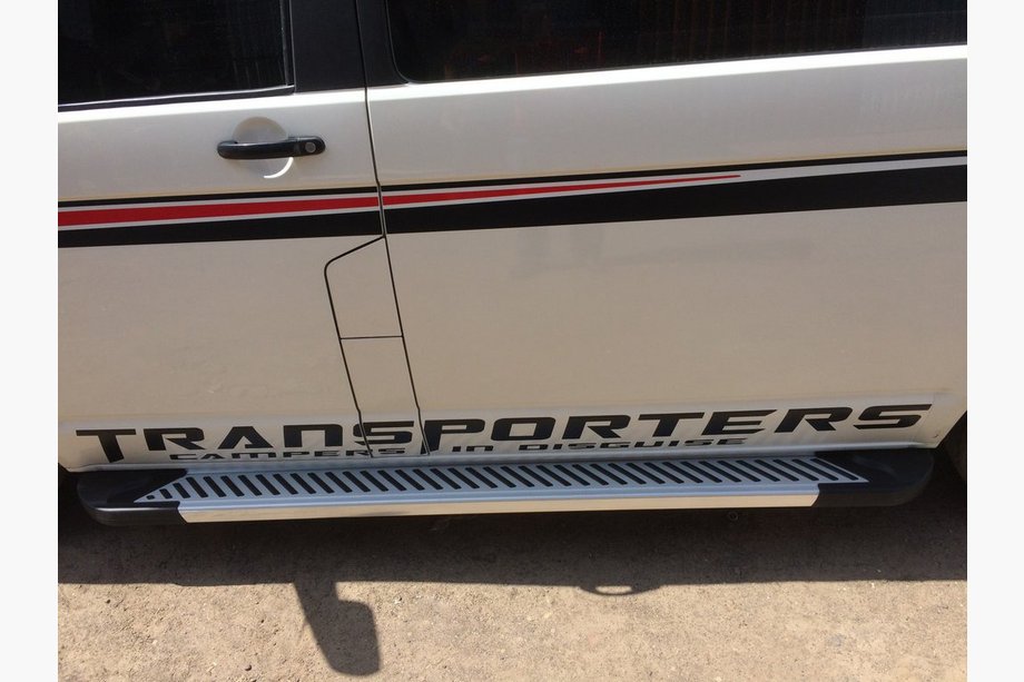 Volkswagen T6 2015–2024 Sidosteg Line (2 st, aluminium) Image