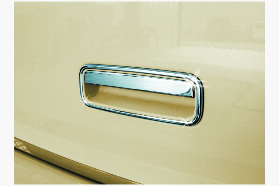 Volkswagen Caddy 2010–2015 Kåpa till bakre dörrhandtag (rostfritt stål) OmsaLine – italienskt rostfritt stål Image