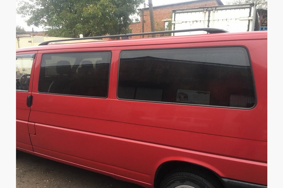 Volkswagen T4 Transporter 1990–2003 Svarta takrails Kort hjulbas, metallfästen Foto 2