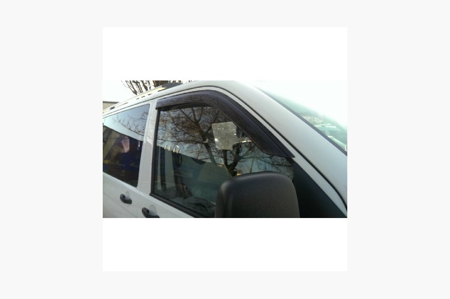 Volkswagen T5 Multivan 2003–2010 Vindavvisare (2 st, UA-Sport) Image