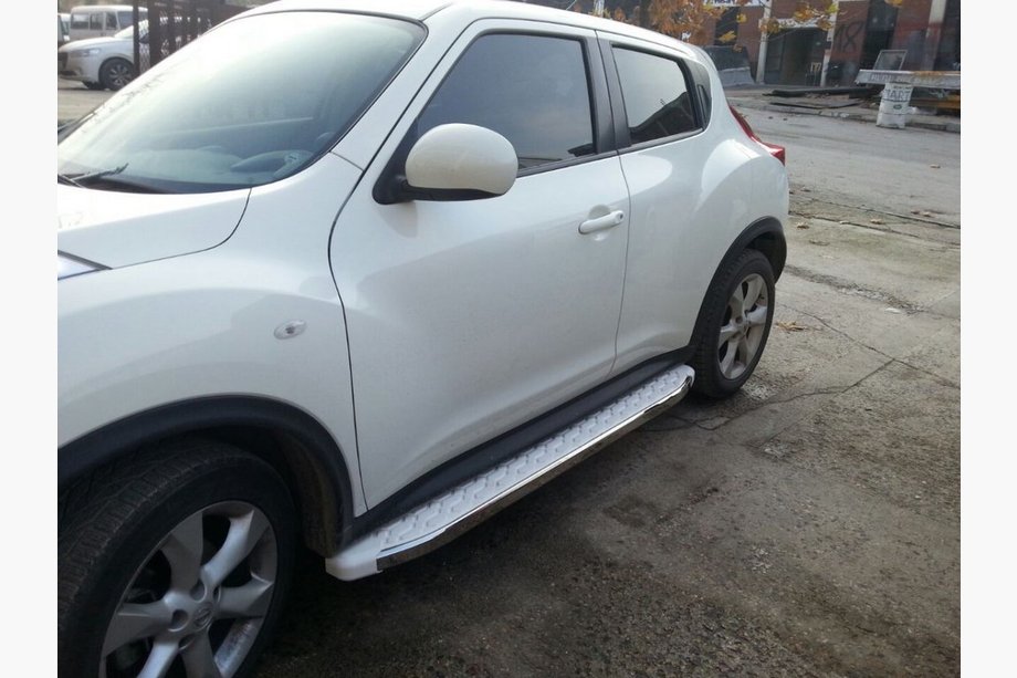 Nissan Juke 2010–2019 Sidosteg WhiteLine (2 st, aluminium) Image