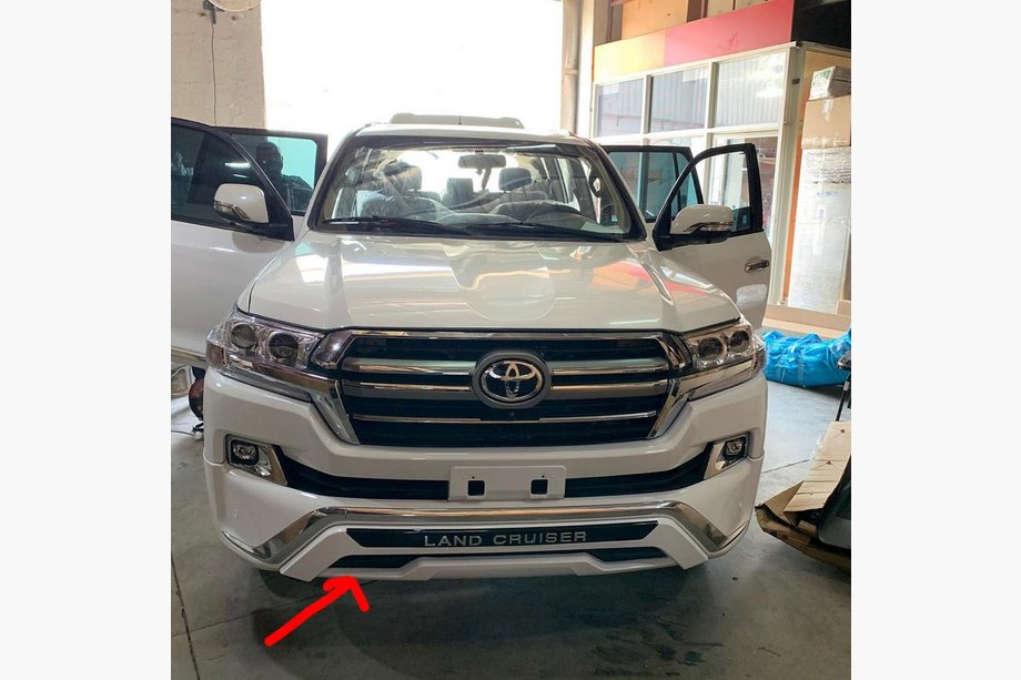 Toyota Land Cruiser 200 2007–2021 Främre läppspoiler 2016↗ (ME-style, under kjolen) Image