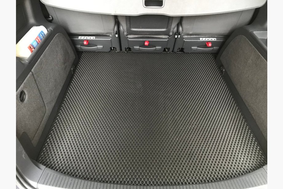 Volkswagen Touran 2010–2015 Bagagerumsmatta (EVA, 5-sits, svart) Image