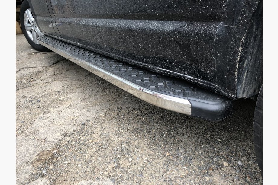 Volkswagen T5 Caravelle 2004–2010 Sidosteg BlackLine (2 st, aluminium) Image