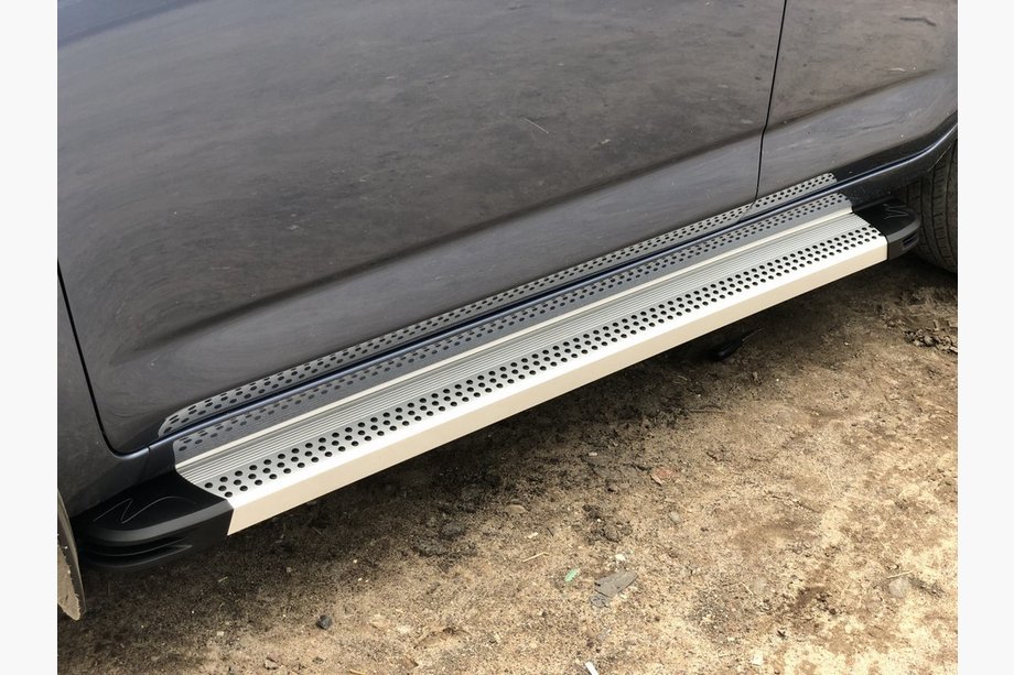Toyota Land Cruiser 80 1990–1997 Sidosteg Maya V2 (2 st, aluminium) Image