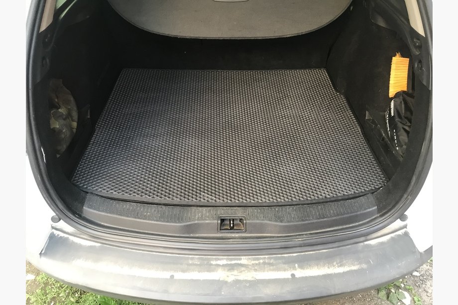 Renault Megane III 2009–2016 Bagagerumsmatta (EVA, svart) SW Image