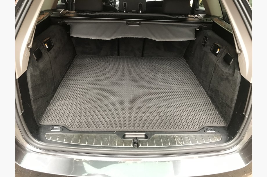 BMW 5-serien F10/F11 2010–2016 EVA V1 bagagerumsmatta (för F11, svart) Image