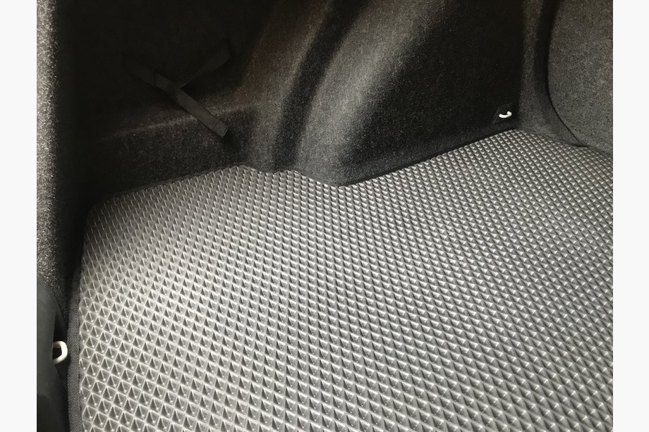 Volkswagen Jetta 2011–2018 Bagagerumsmatta (EVA, svart) Foto 1