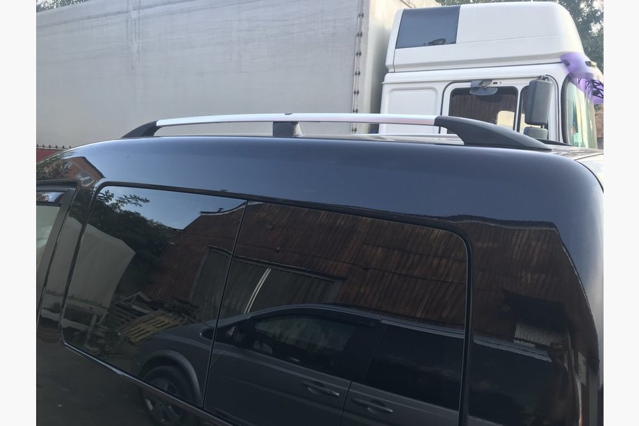 Volkswagen Caddy 2004–2010 Kromade takrails Standard, metallfötter Image
