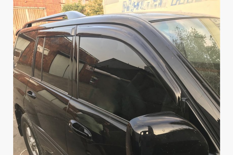 Toyota Land Cruiser 100 1998–2007 Vindavvisare för fönster (4 st, Niken) Image
