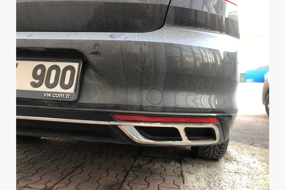 Volkswagen Passat B8 2015–2023 Rostfria ändrörskåpor Carmos SD/SW (2019+, 3 st) Image