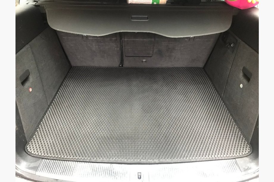 Volkswagen Touareg 2002–2010 Bagagerumsmatta V1 (EVA, svart) Foto 1