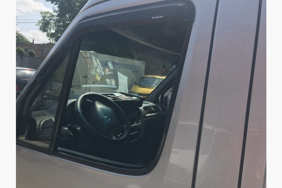 Volkswagen LT 1995–2006 Vindavvisare för sidorutor (2 st, Sunflex) Image