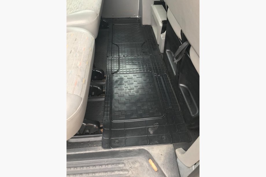 Volkswagen T5 Transporter 2003–2010 Bakre bilmattor (2 st, Polytep) Image