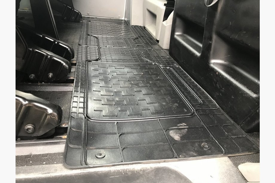 Volkswagen T5 Multivan 2003–2010 Bakre bilmattor (2 st, Polytep) Image