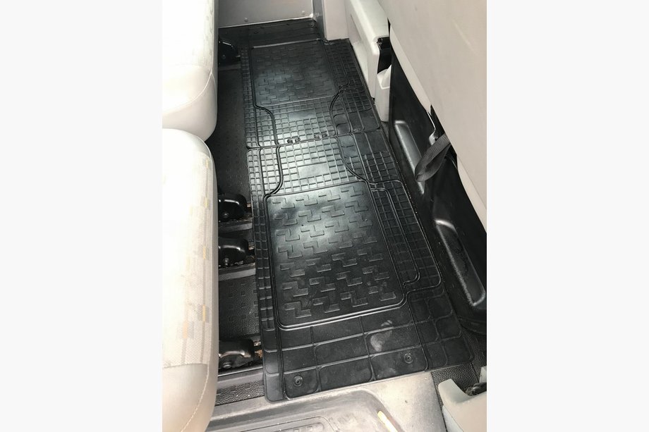 Volkswagen T5 Caravelle 2004–2010 Bakre bilmattor (2 st, Polytep) Image