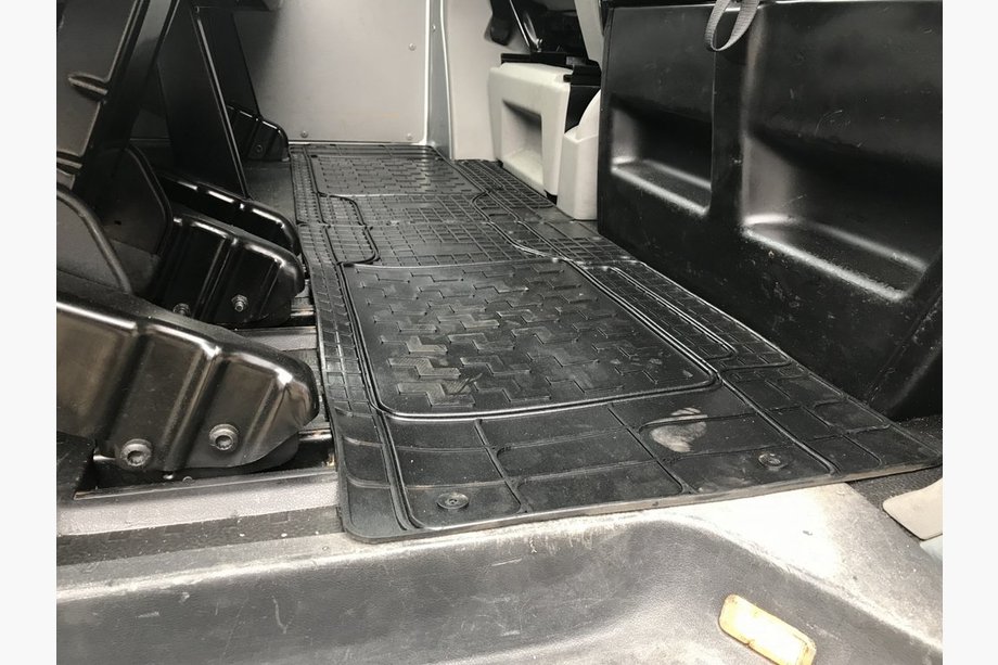 Volkswagen T5 2010–2015 Bakre bilmattor (2 st, Polytep) Image
