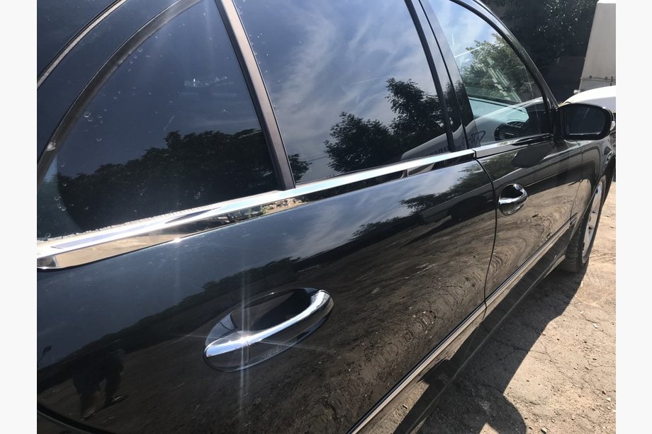 Mercedes E-klass W211 2002–2009 Yttre fönsterlister (rostfritt stål) SD, Carmos - turkiskt stål (4 st) Image