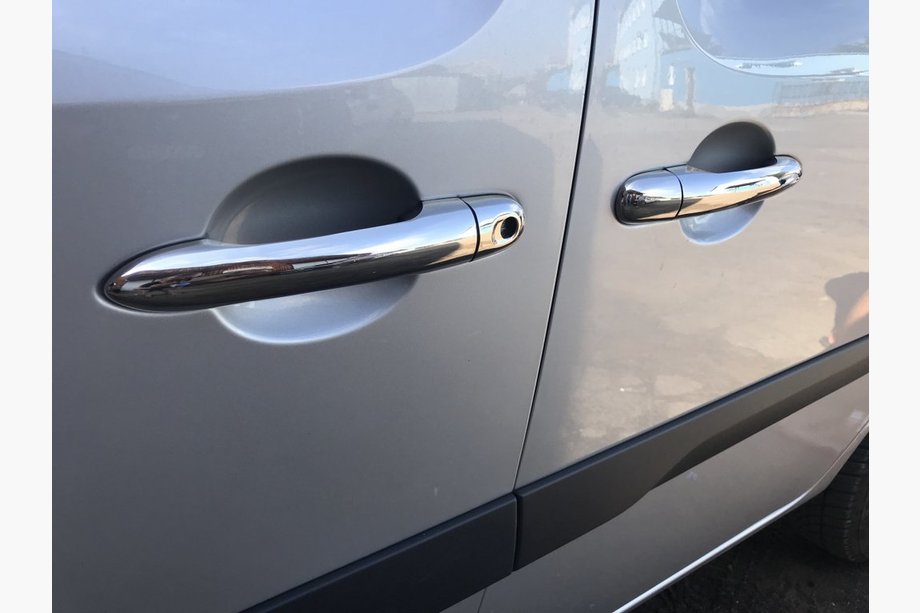 Renault Kangoo 2008–2020 Dörrhandtagsskydd (rostfritt stål) 3 st, Carmos – turkiskt stål Image