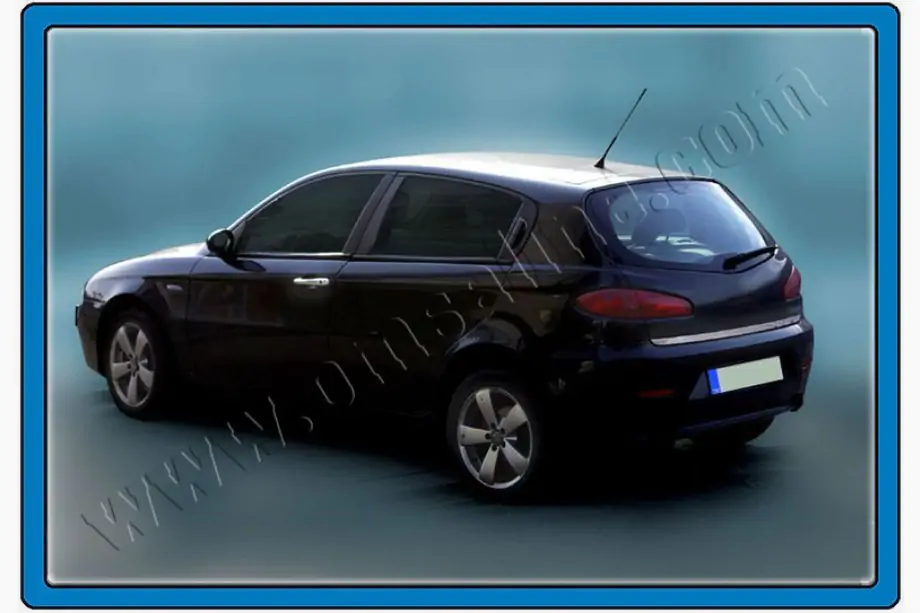 Alfa Romeo 147 2000–2010 Kromlist till baklucka (rostfritt stål) Image