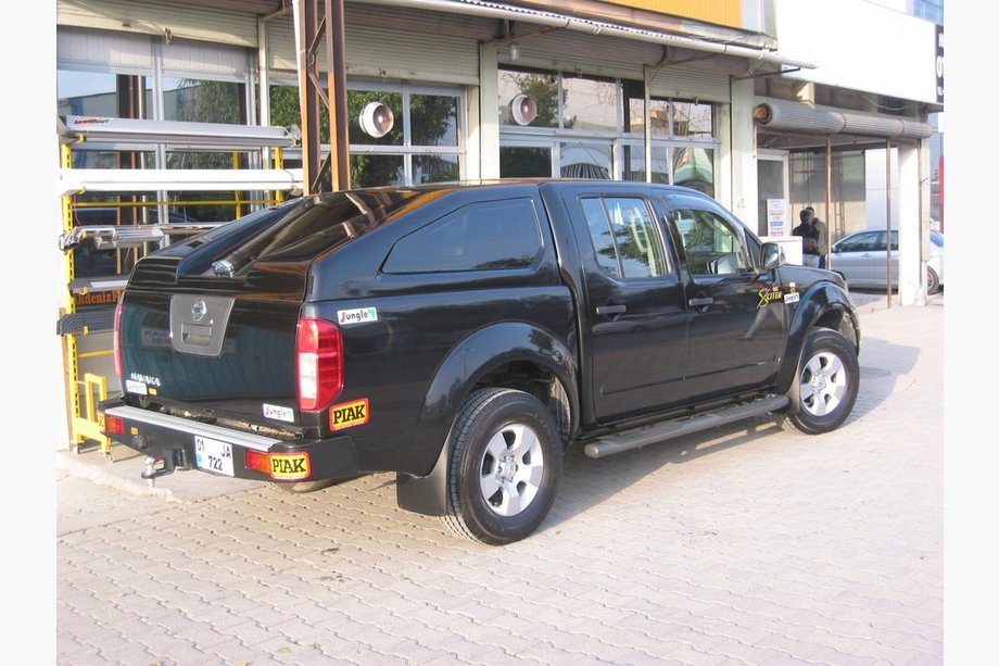 Nissan Navara 2006–2015 Flakkåpa Starbox Image