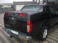 Nissan Navara 2006–2015 Flakkåpa GrandBox foto 1